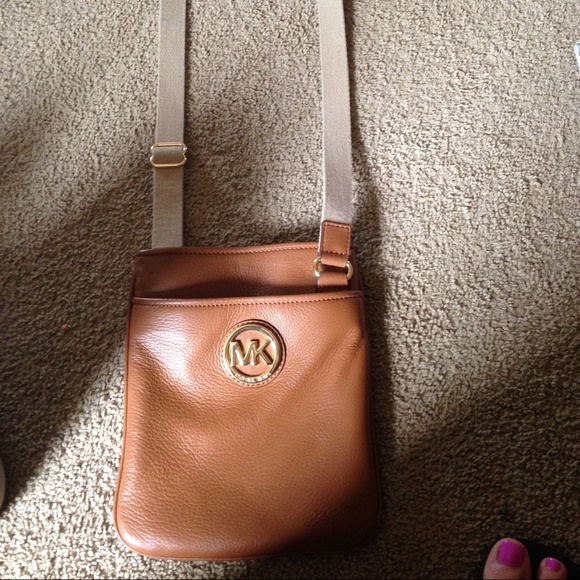MK crossover leather purse