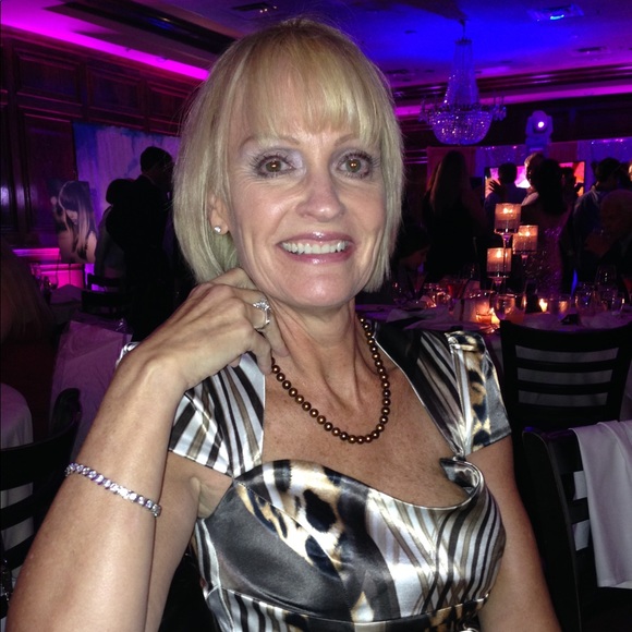 Meet your Posher, Tara - Picture 3 of 4