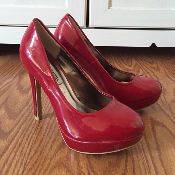 Steve Madden Red Pumps