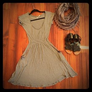 🔳 striped knit dress 🔲