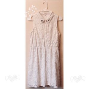 Cute floral lace dress with studded collar