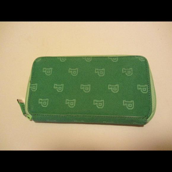 Green wallet