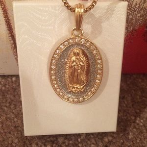 Mother Mary pedant with 18" chain