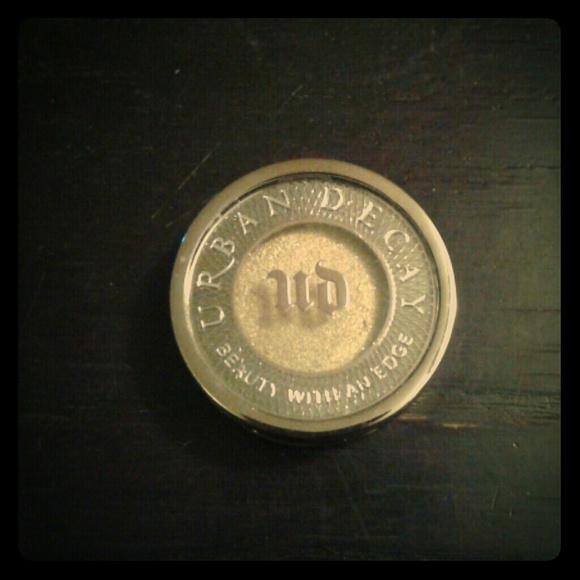 Urban Decay Mowie Wowie