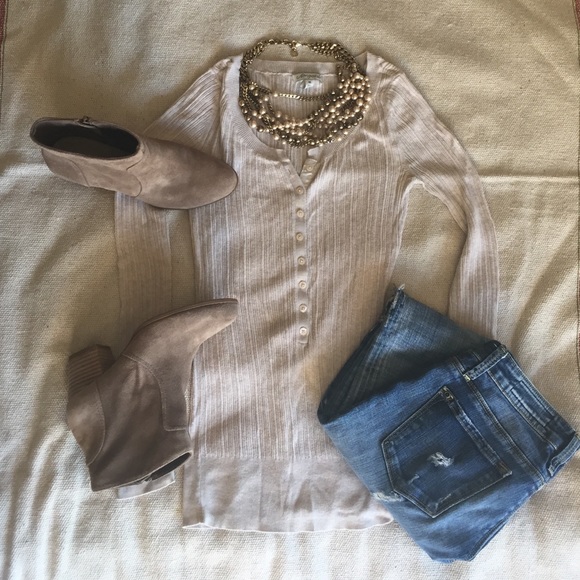 Aeropostale Tops - MOVING SALE Aeropostale Oatmeal Henley Top