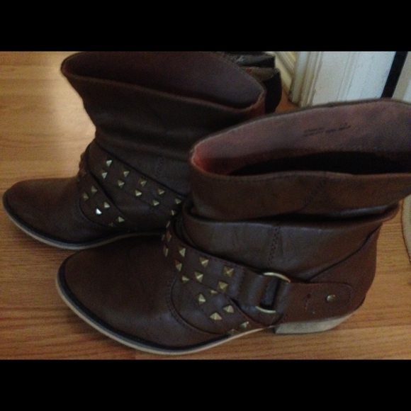 Ankle cowboy boots from Forever 21