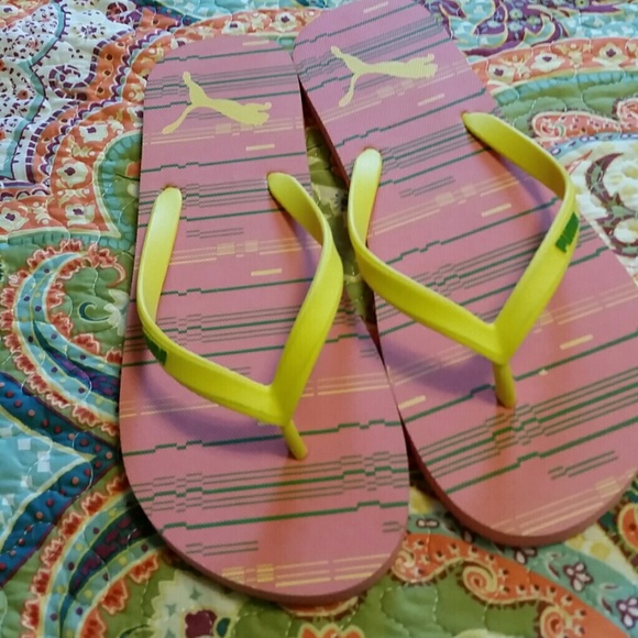Puma Shoes - Puma rubber flip.flops