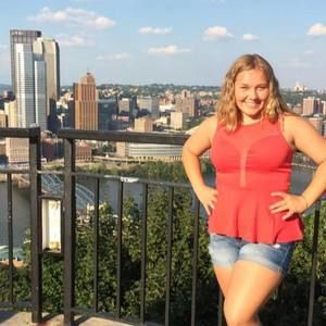 Meet your Posher, Chloe