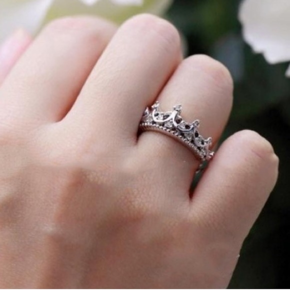 Crown Ring size 7