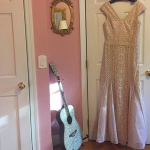 Stunning Evening Gown Dress!