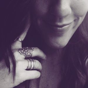 Meet your Posher, Caitlin