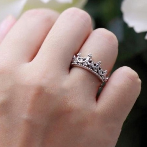 Crown Ring size 8