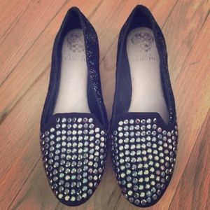 Vince Camuto studied flats