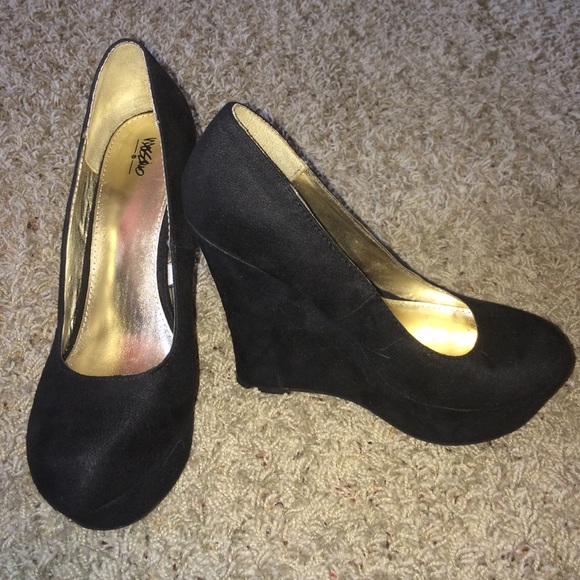 Black Closed Toe Wedges