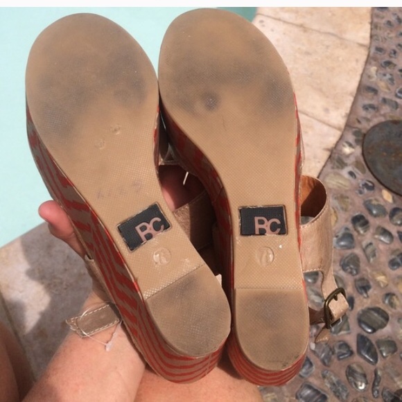 🍁🍂Super Aztec platform leather sandal runs large - Picture 4 of 4