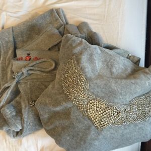 Twisted heart & wings sweatsuit size md