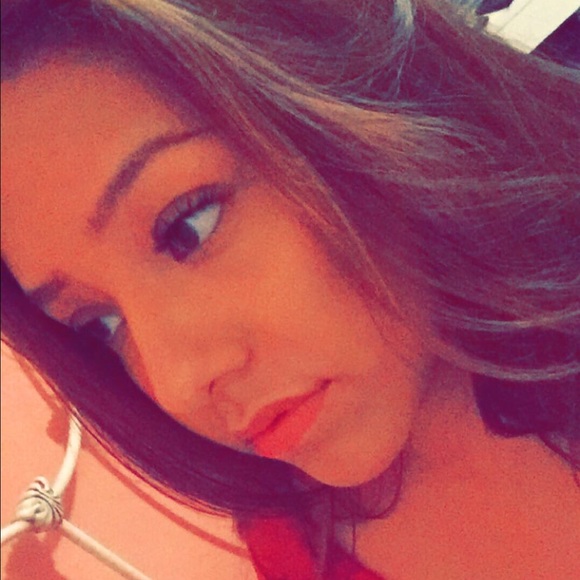 Meet your Posher, Lizbeth - Picture 1 of 1