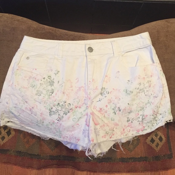 American Rag cut-offs in floral white denim Sz 13