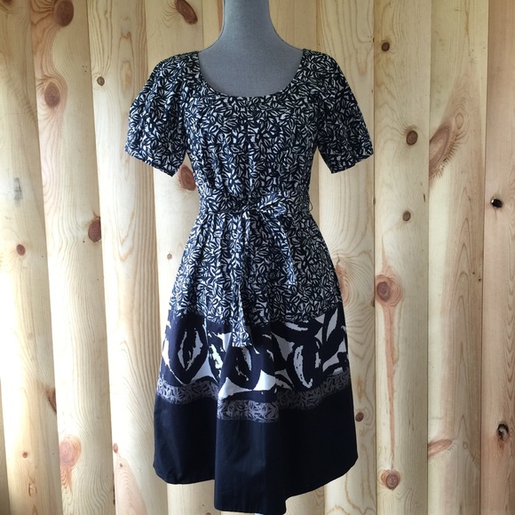 DKNY Dresses & Skirts - DKNY navy blue & white dress