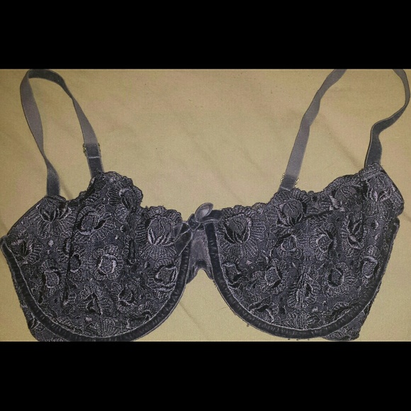 Victoria Secret Very Sexy  34DD