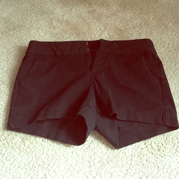 🚫 SOLD - Old navy black dress shorts