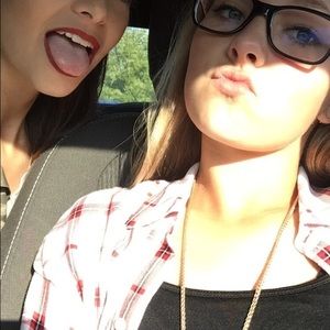 Meet your Posher, Chloe