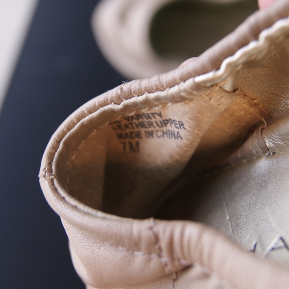 💗sold on vinted💗Tahari nude flats - Picture 2 of 2