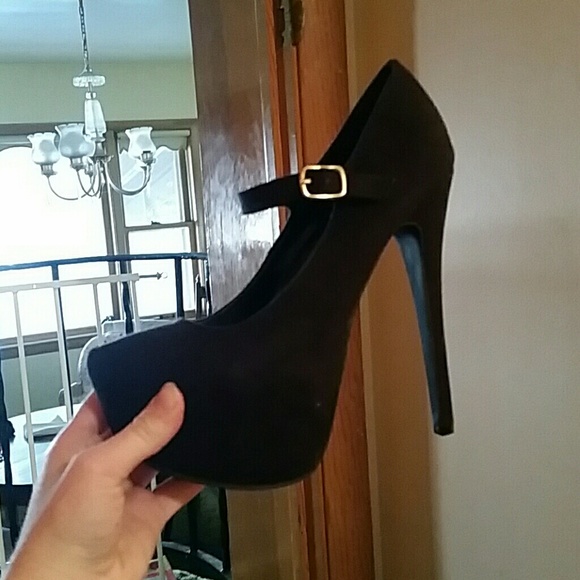 Suede high heals NWOT never worn