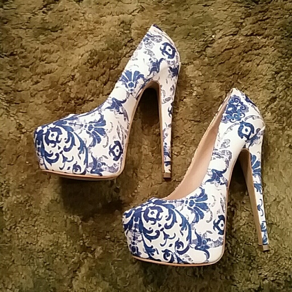 Platform heals - Picture 3 of 3