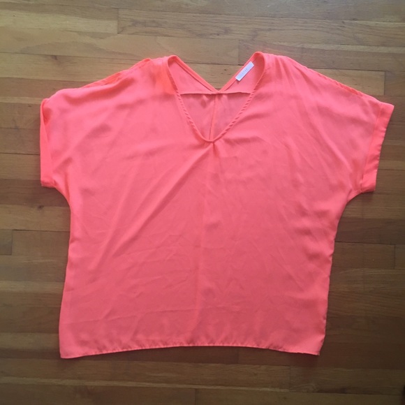 💥final reduction💥Lush cold shoulder top