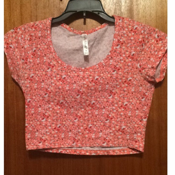THEEEE !! floral crop top