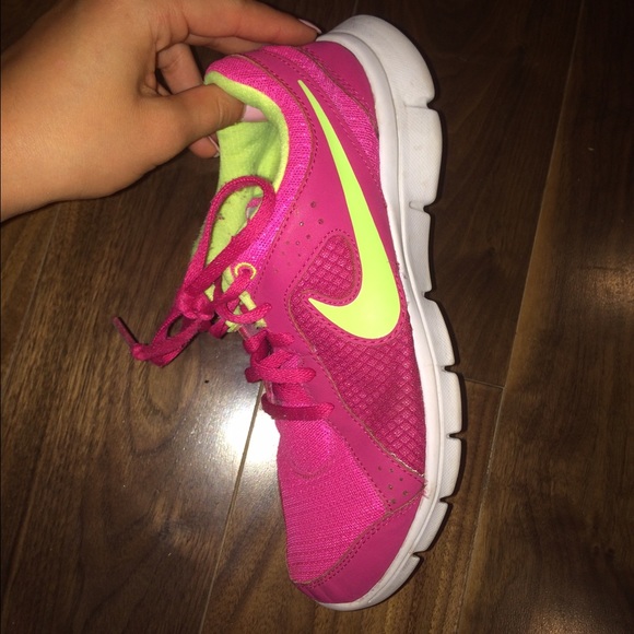 Nike sneakers size 7.5!