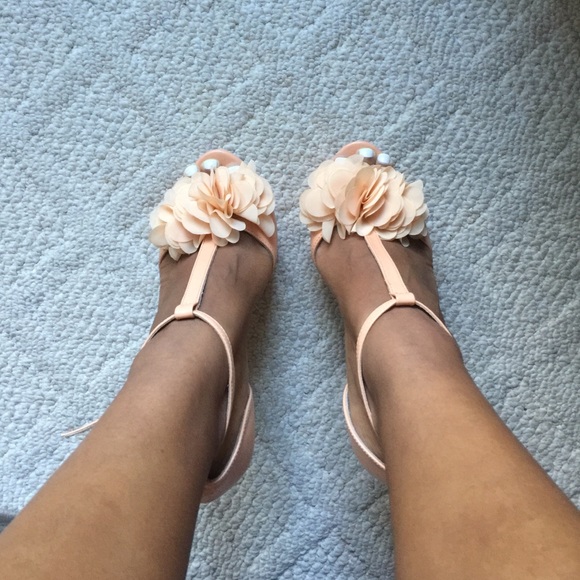 Shoes - Peach T strap stiletto