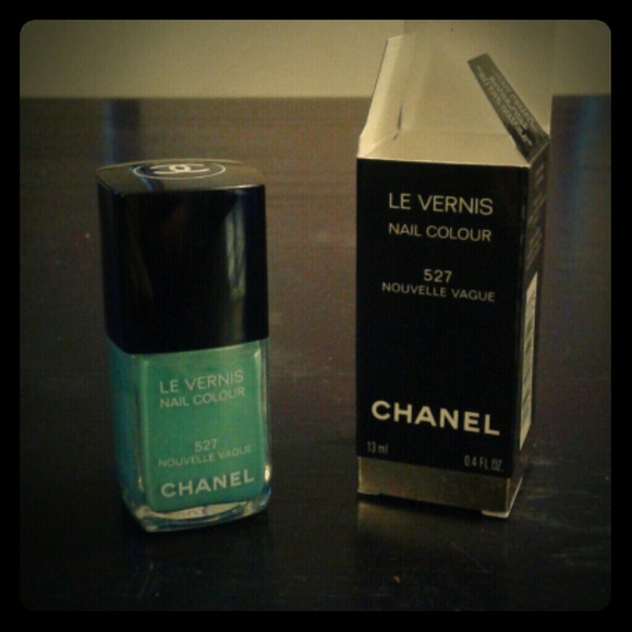 Chanel 'Nouvelle Vague' Nail Polish
