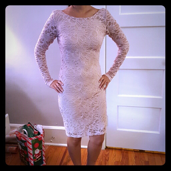 Pink lace dress - Picture 1 of 3