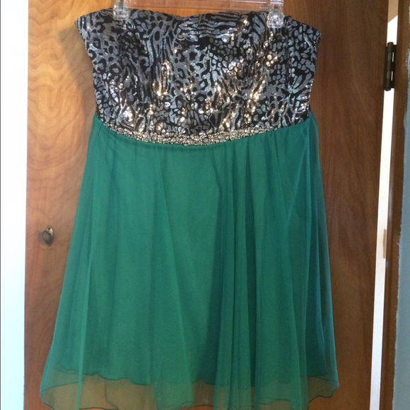 Deb zebra and green homecoming dress size 22