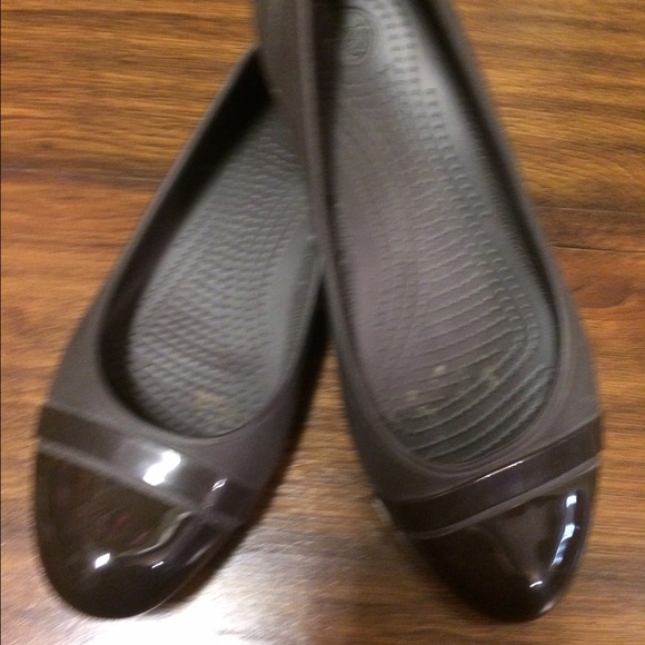 Brown crocs cap toe flats 7