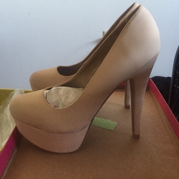 Nude heels - Picture 3 of 4