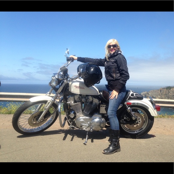 Meet your Posh Ambassador โค๏ธ๐๐๐๐ - Picture 9 of 16