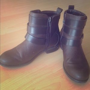 Dolce Vita brown ankle boots