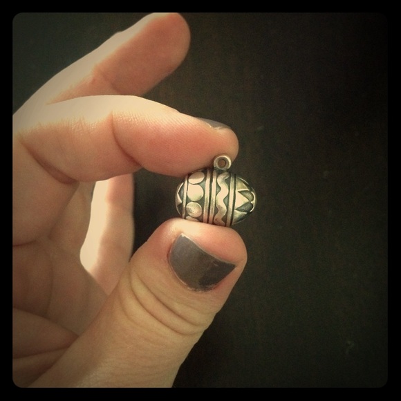 james avery egg charm
