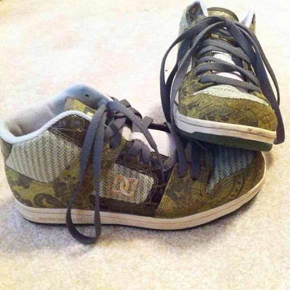 DC Skate Shoes 7.5