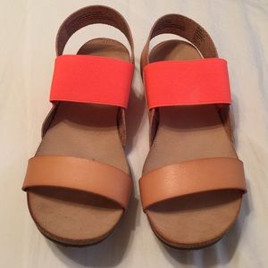 FINAL PRICE REDUCTION : Coral banded sandals