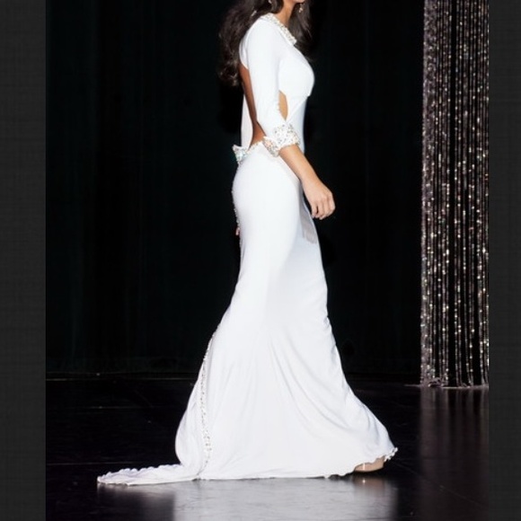 Custom Gregory Ellenburg Designs White Gown - Picture 2 of 4
