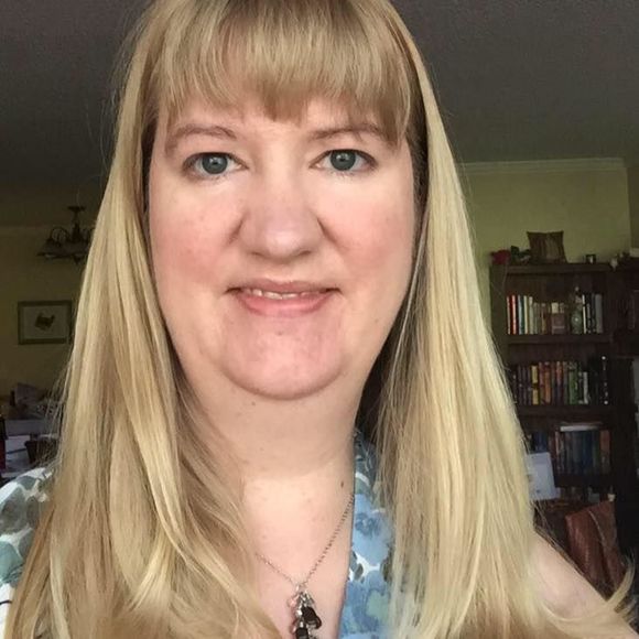 Meet your Posher, Amanda - Picture 1 of 1