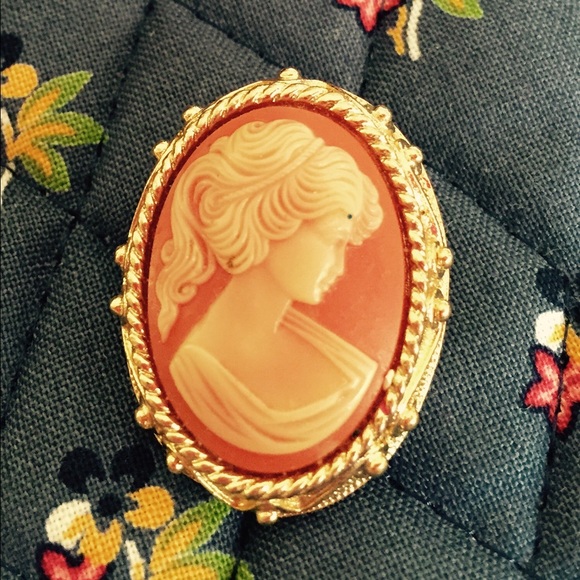 Sarah Coventry Jewelry - A vintage cameo by Sarah Coventry
