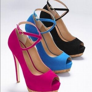 Colin Stuart crisscross suede pump black heels