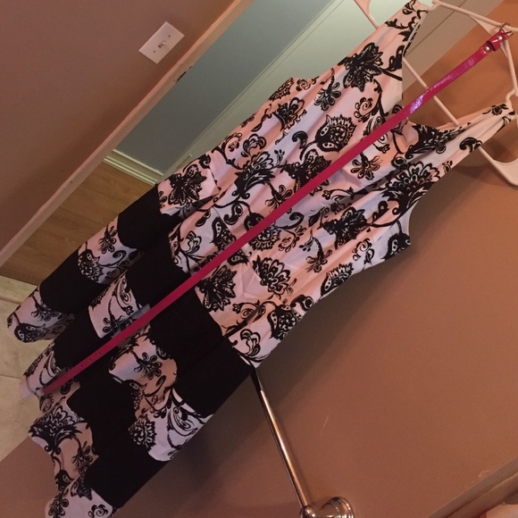 Tiana B black n white dress with pink belt size 16