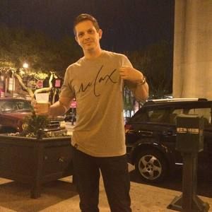 Meet your Posher, Carlos