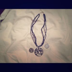 Necklace & earring set